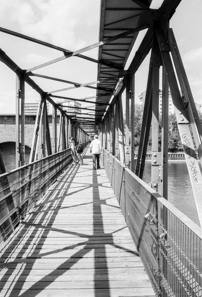 Der Neckar (Agfa APX 100)